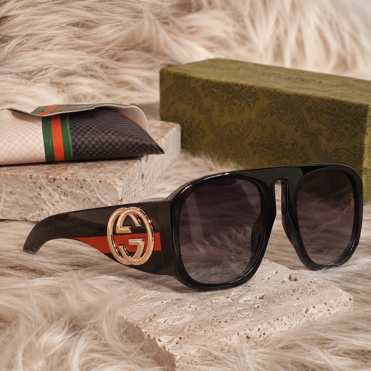 GUCCI Monolith